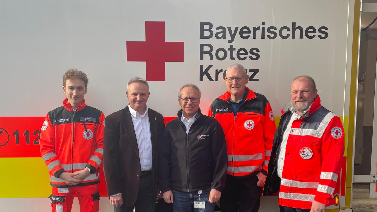 150-jahre-bayerisches-rotes-kreuz-in-w-rzburg-wir-sind-mehr-als-nur-der-rettungswagen