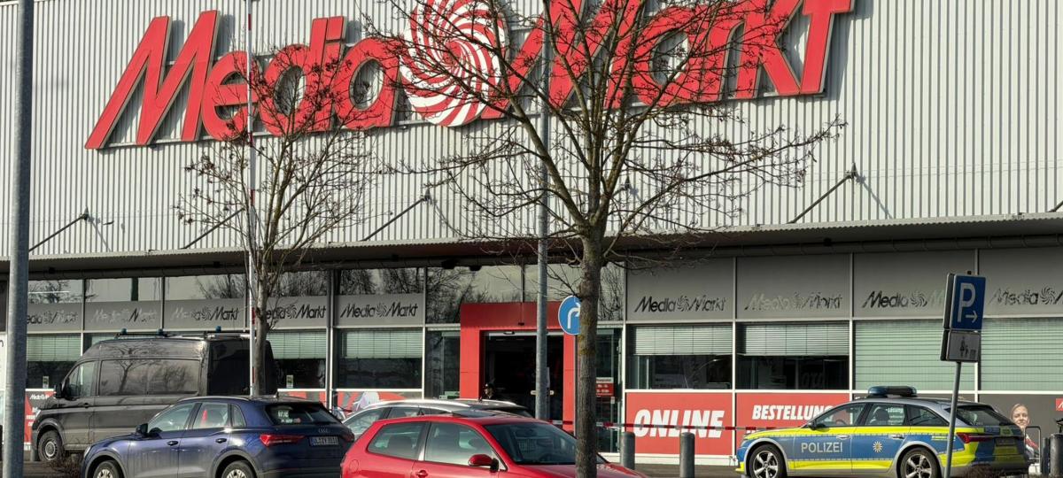 Polizeieinsatz in Blaubeurer Straße: Zwei Verletzte durch Messerangriff - Täter nach Schüssen festgenommen