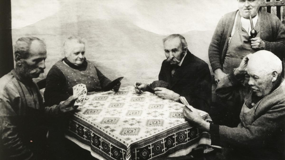 Kuriose-und-komische-Bilder-aus-Rain-Eine-fotografische-Reise-in-die-Vergangenheit