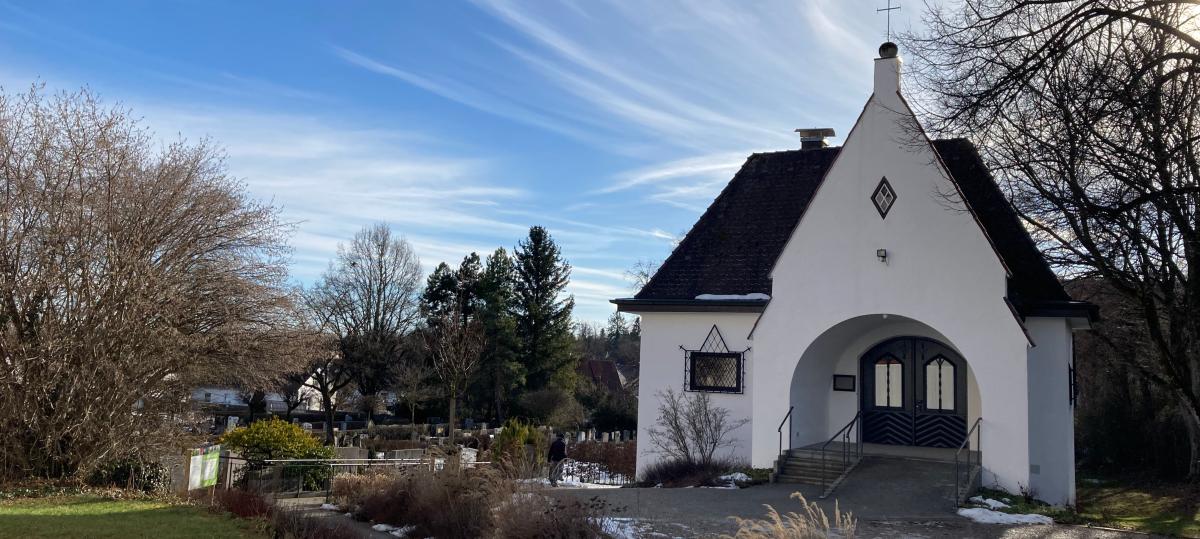 Wird auf dem Friedhof in Utting eine Aussegnungshalle gebaut?