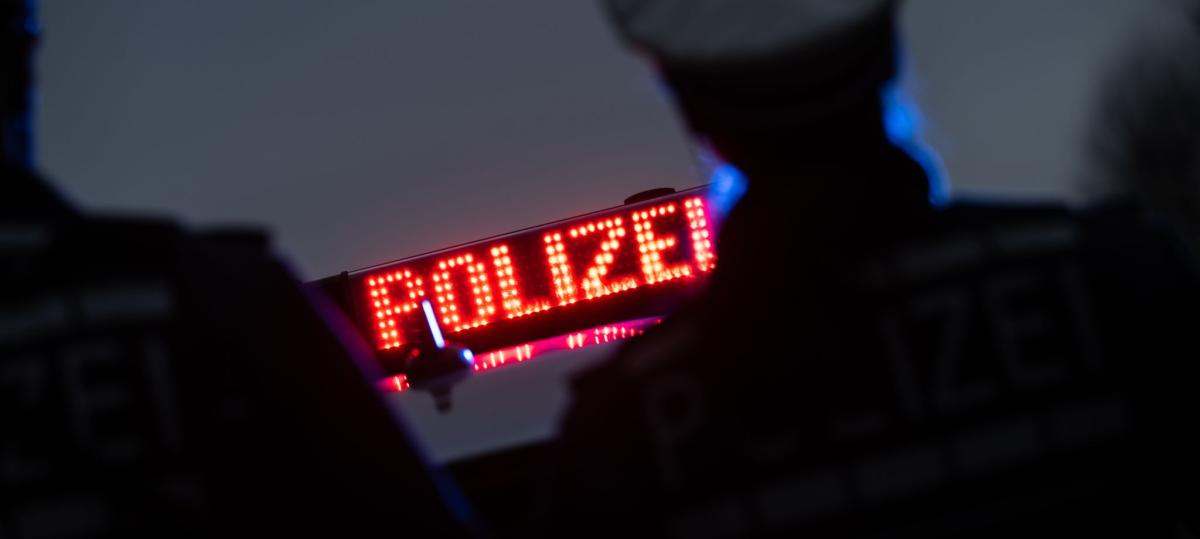 Rollerfahrer macht sich nach Auffahrunfall in Illertissen aus dem Staub