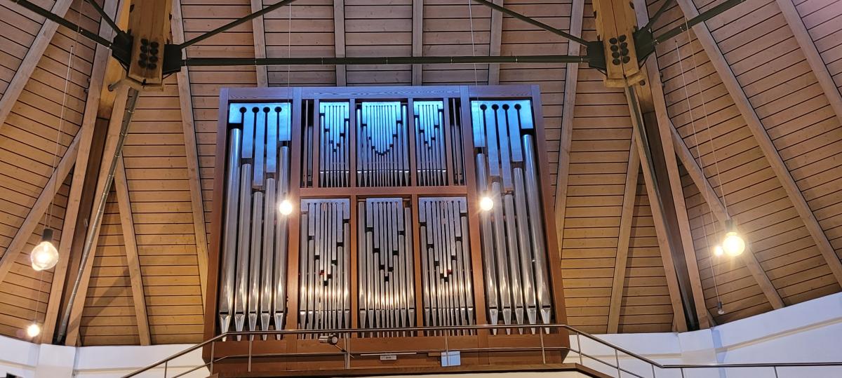 Schimmel in der Kirche: Sanierte Orgel in „Christus unser Leben“ wird wieder eingeweiht