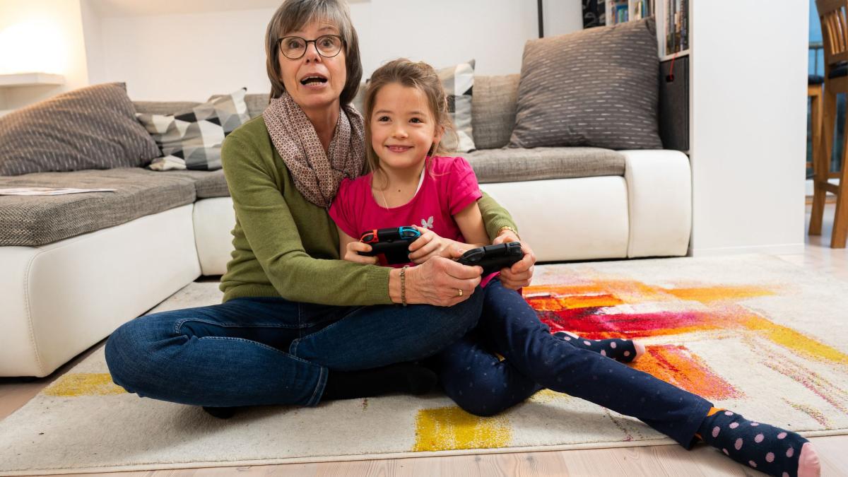 -Bei-Oma-darf-ich-das-aber-Warum-Eltern-gemein-sein-d-rfen