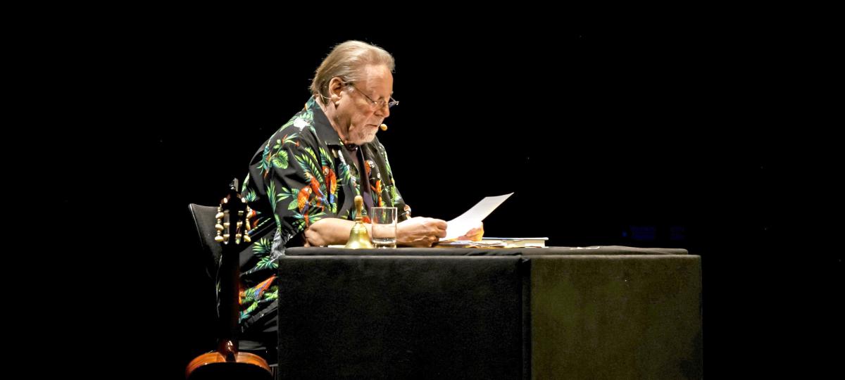 „Hatten Sie nicht früher volleres Haar?“ – Jürgen von der Lippe unterhält glänzend in Gersthofen