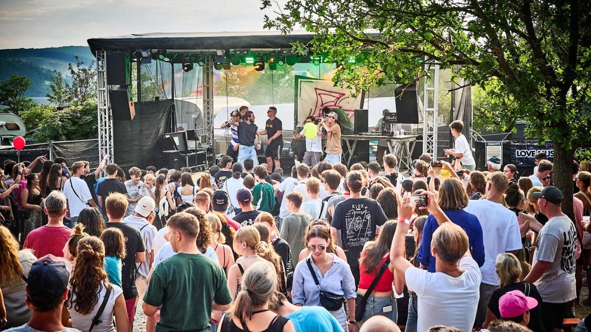 Newcomer-Contest-Musik-Talente-erhalten-B-hne-beim-U-D-Festival