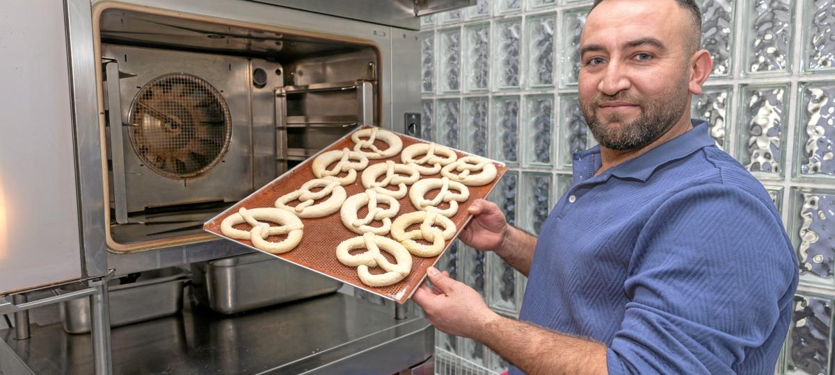 Jeside aus dem Irak startet mit neuem Geschäft: „Die einzige deutsche Bäckerei in der Straße“