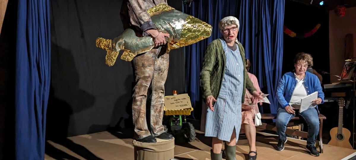 Beim Frauenbundfasching in Dießen steigt der „Diez“ wieder vom Podest