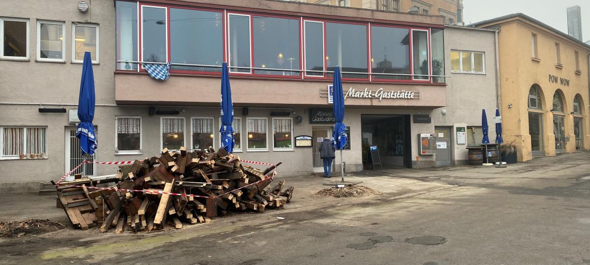 Trümmerhaufen vor der Marktgaststätte: So laufen die Arbeiten auf dem Stadtmarkt