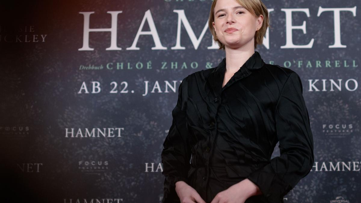 Der-leise-aber-steile-Aufstieg-der-Jessie-Buckley-So-tickt-der-Star-aus-Hamnet-