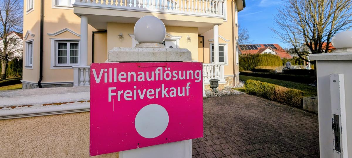 Täuschungsvorwürfe bei Millionen-Villa: Was steckt hinter dem opulenten Inventar in Pfuhl?