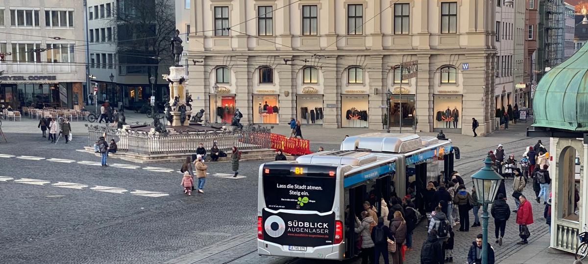 Gleisbruch: Ersatzbus fährt über den Rathausplatz nach Lechhausen