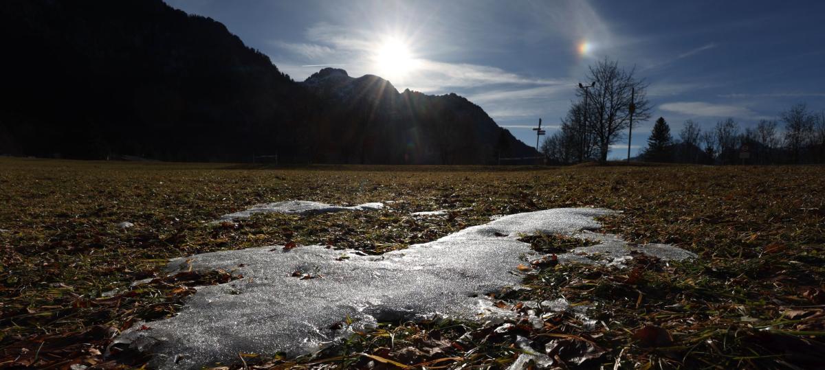 Neuschnee in Bayern: Sturm „Harry“ wirbelt einmal alles durcheinander