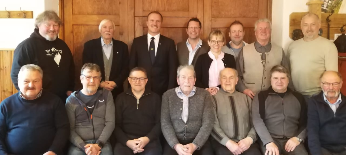 Marke von 100 Mitgliedern übertroffen