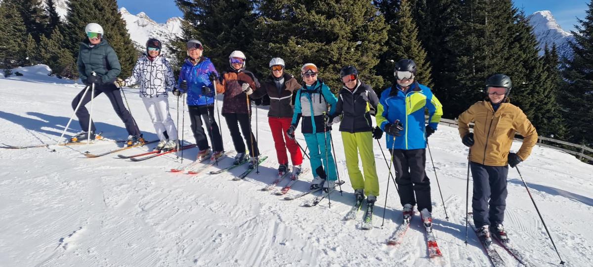 Skifahren im Alter: Die Erfolgsgeschichte der Landsberger Silvercarver