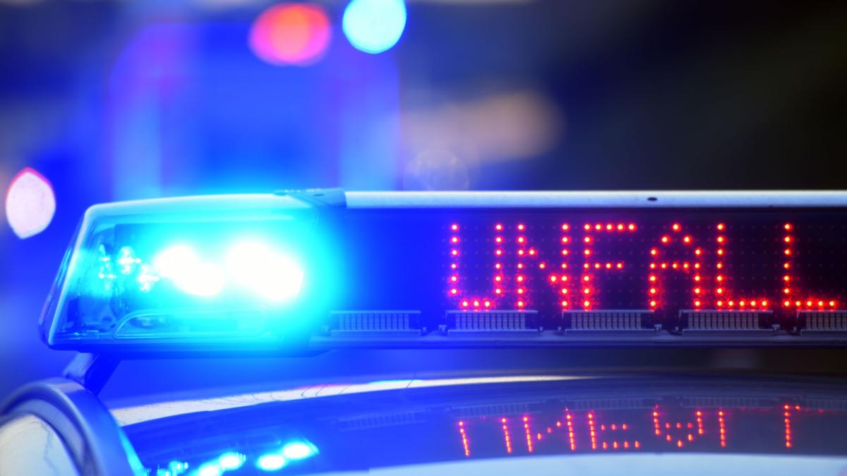 Unfall-auf-der-A8-sorgt-f-r-Stau-in-Fahrtrichtung-M-nchen