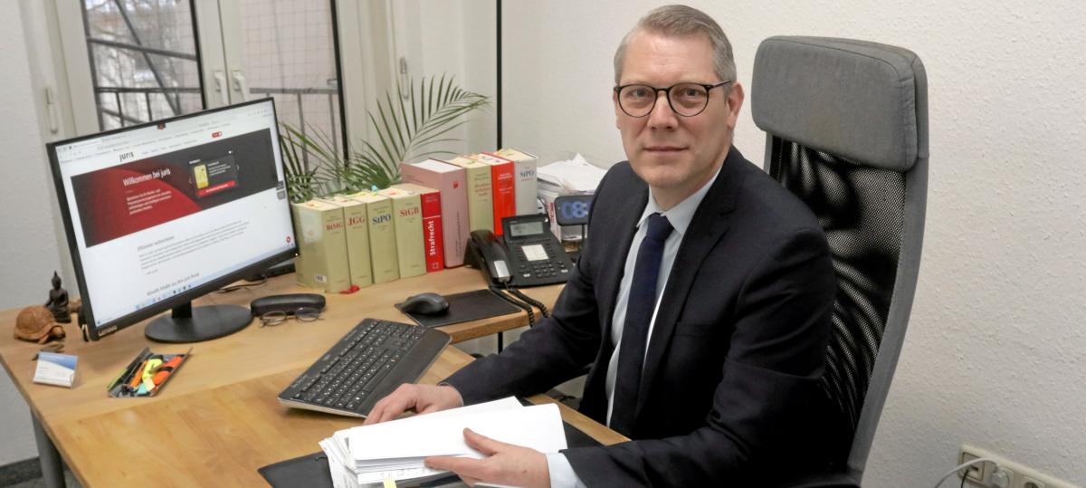 Warum dieser Augsburger Anwalt den Angeklagten im Mordfall Nina H. verteidigt