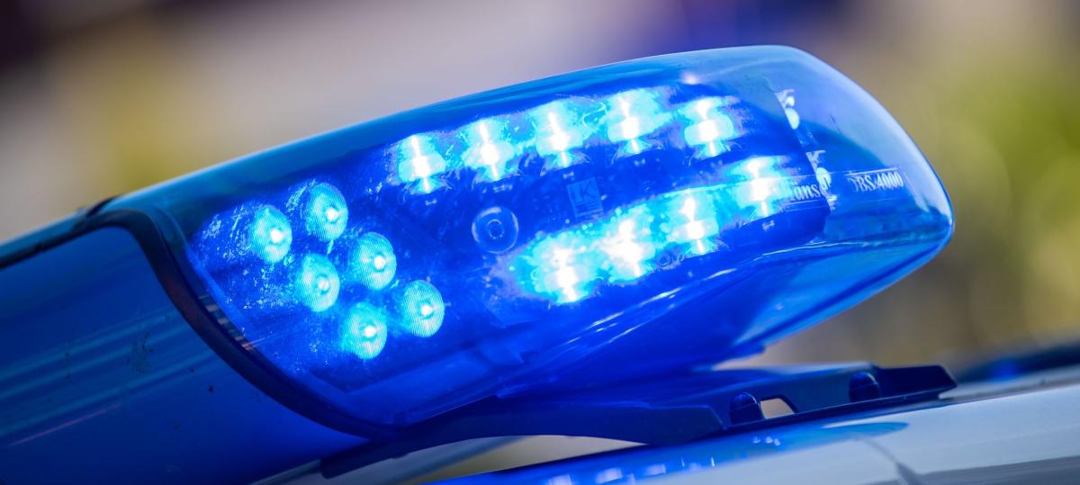 Rollerfahrer flüchtet nach Unfall zu Fuß – sein Fahrzeug bleibt zurück