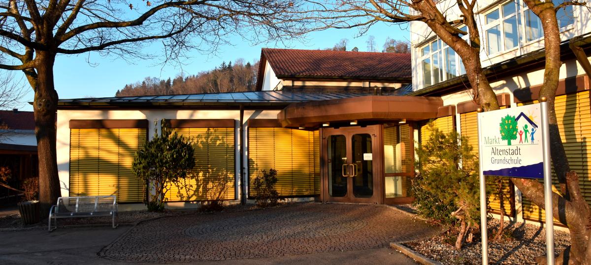 Das wird teuer: Schulturnhalle Altenstadt steht unter Wasser