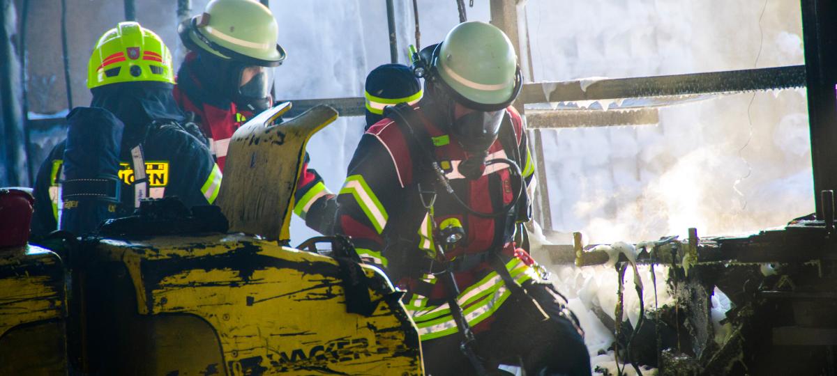 Großalarm in Bad Bocklet: Brand in Lagerhalle