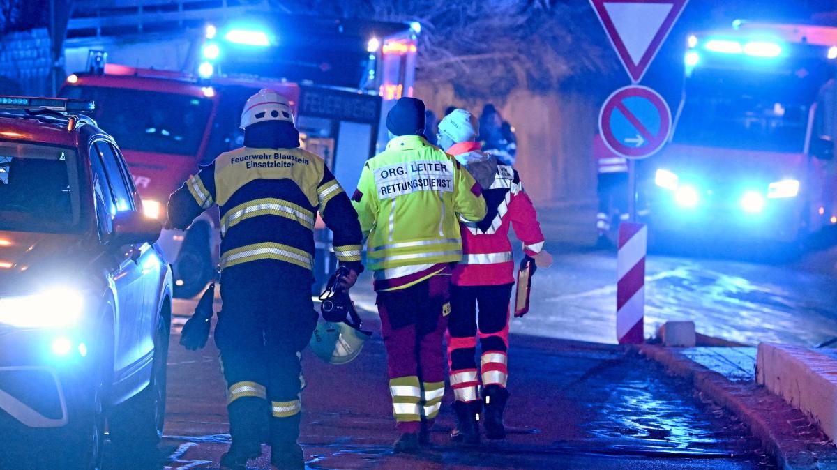 Feuerwehrleute-finden-leblose-Person-88-J-hriger-stirbt-bei-Brand-in-Blaustein