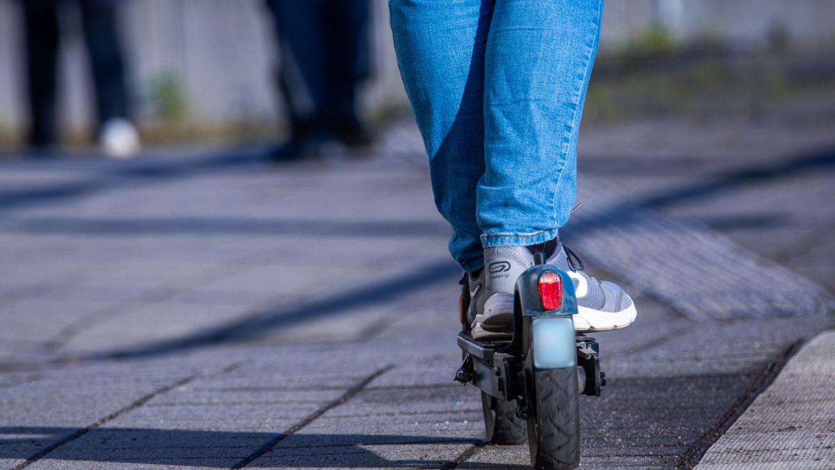 600-Euro-weg-Wer-hat-einen-E-Scooter-in-Lauingen-geklaut-