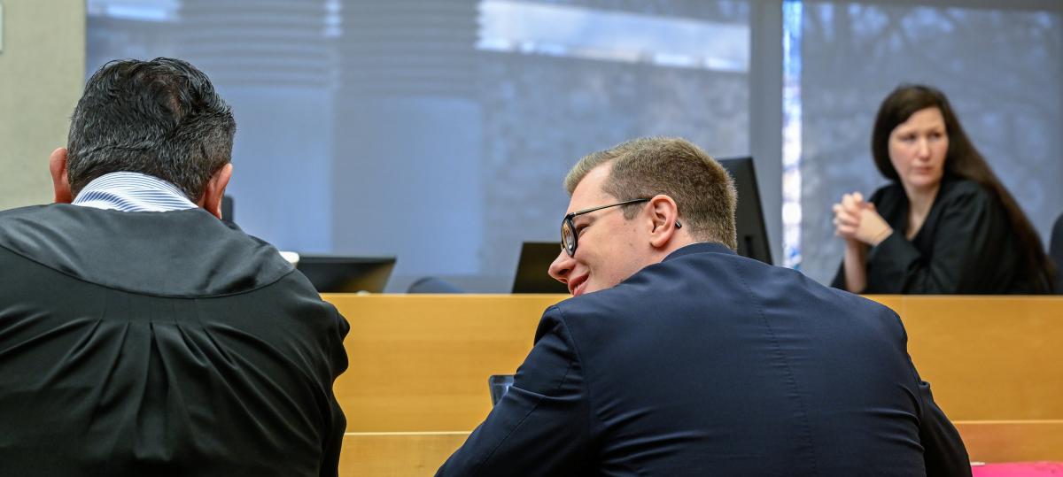 Halemba-Prozess: Polizistin sagt zu USB-Stick voller Nazi-Reden und Schreckschusswaffe im Zimmer aus