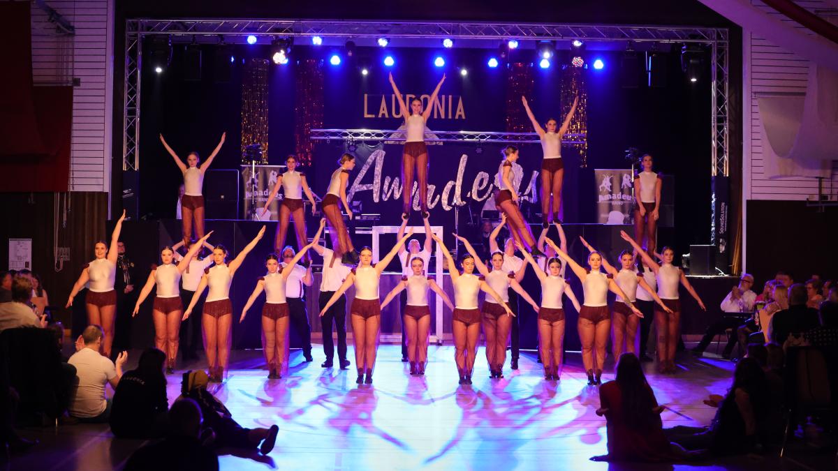 Zwei-B-lle-an-einem-Wochenende