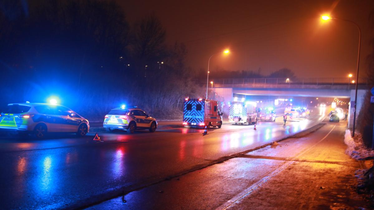 Nach-Meldung-durch-Zugf-hrer-Gro-einsatz-an-Bahngleis-nahe-Augsburger-Messe