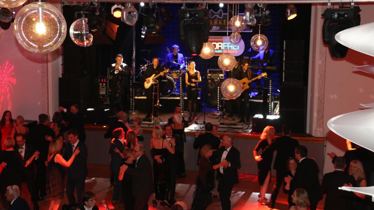 Handwerkerball-im-Kolpinghaus-Viel-Prominenz-noch-mehr-Tanzfreude