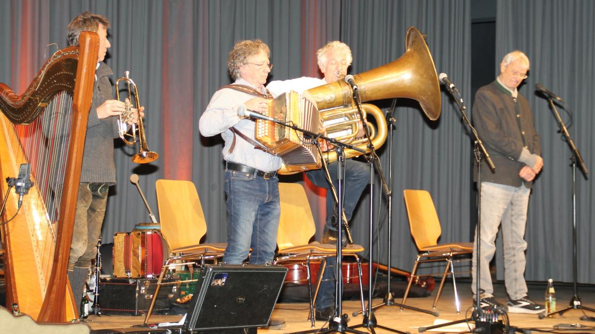 Humoriger-Abend-mit-Gerhard-Polt-und-den-Well-Br-dern-in-der-Nordschwabenhalle