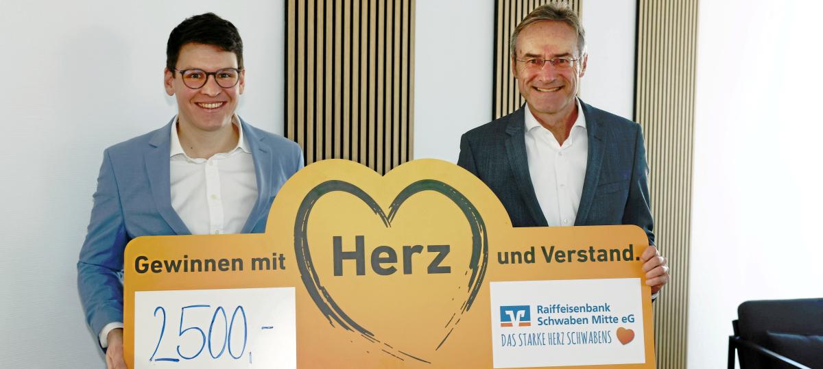 „Regionalität ist in unserer DNA“: Raiffeisenbank spendet an die Kartei der Not