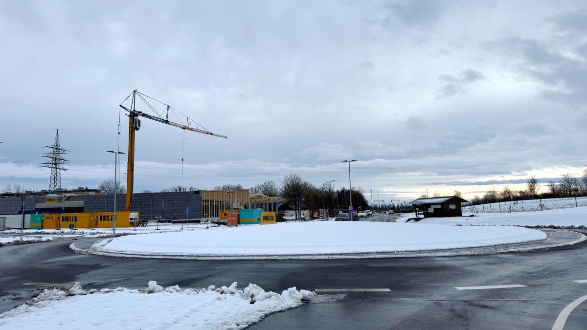 Gibt-es-bald-einen-Dehner-Kreisverkehr-in-K-nigsbrunn-Ausschuss-diskutiert-ber-Bepflanzung