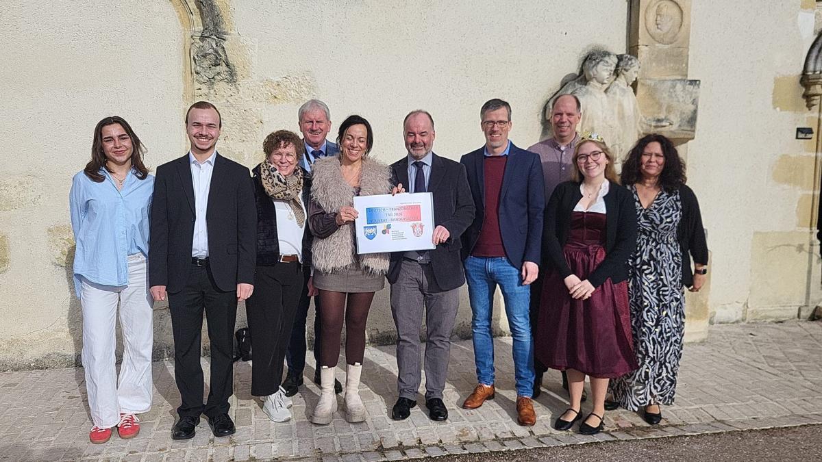 Freundschaft-feiern-und-Kultur-erleben