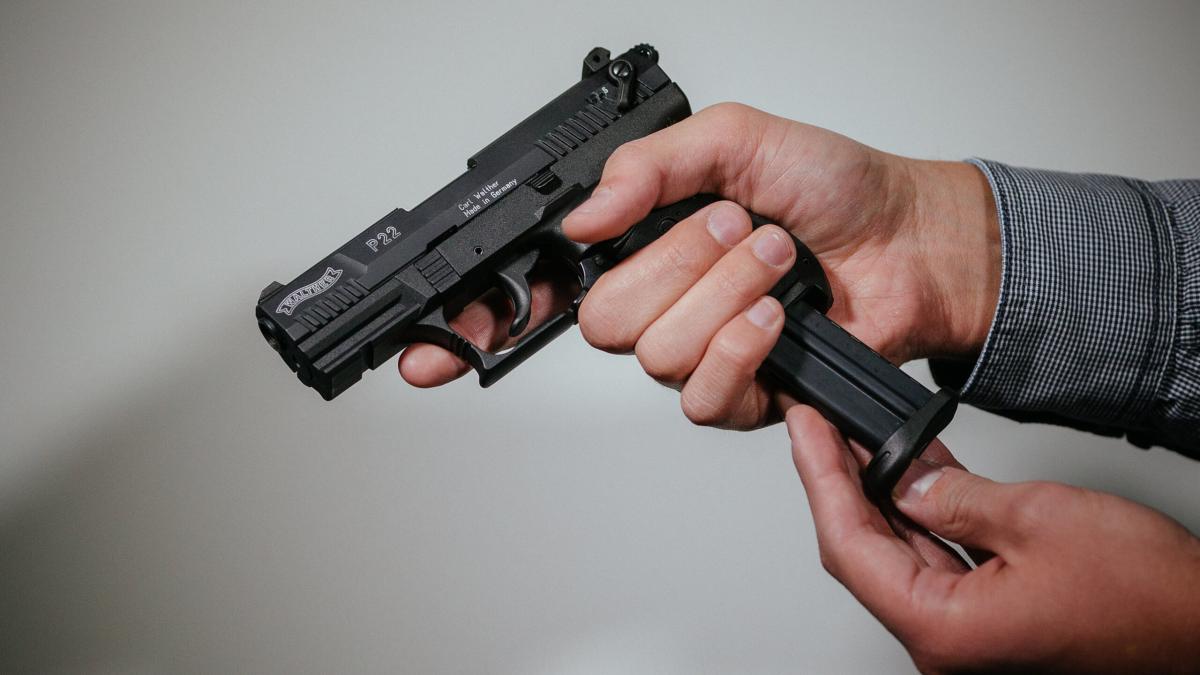 Verfolgungsjagd-in-Mittelfranken-Tatverd-chtige-fl-chten-mit-Auto-und-schie-en-auf-SEK-Beamte