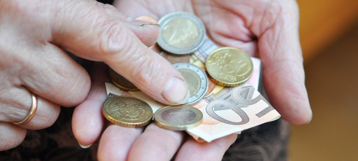 Wie steht es um die Rente im Raum Augsburg? Hier sehen Sie Experten im Video