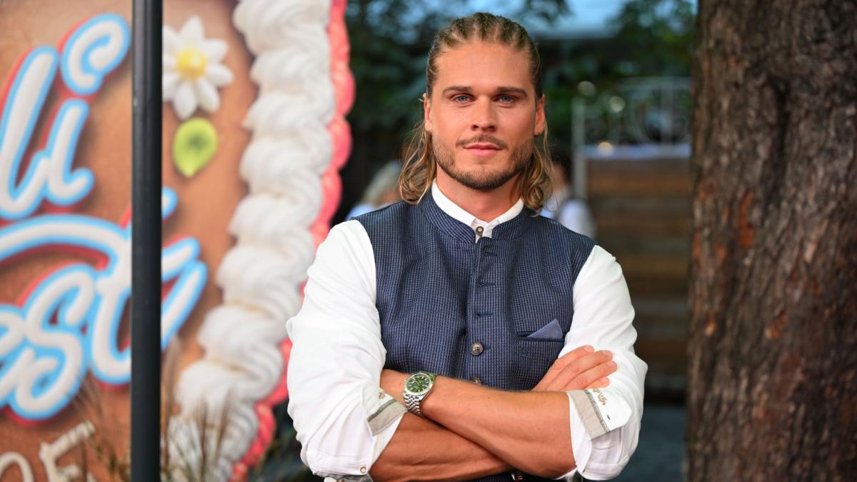 R-rik-G-slason-geht-unter-die-Schauspieler