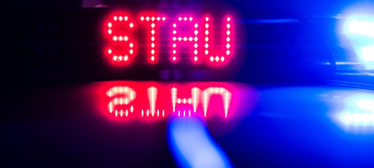 Berufsverkehr auf der B17 stockt am Donnerstagmorgen in beiden Richtungen