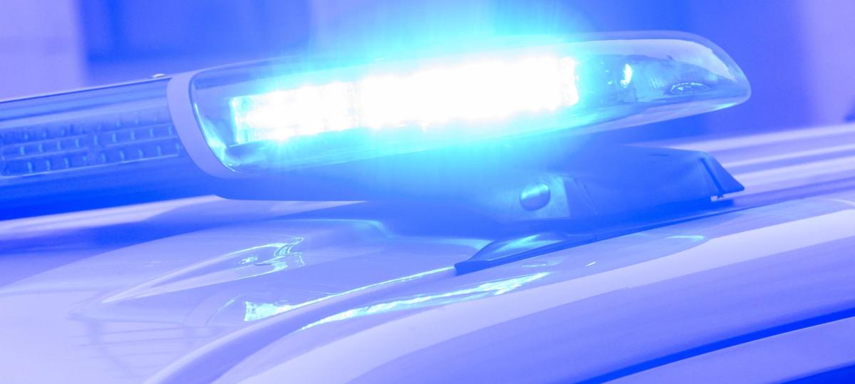 37-Jährige lebensbedrohlich verletzt aufgefunden: Polizei ermittelt in alle Richtungen