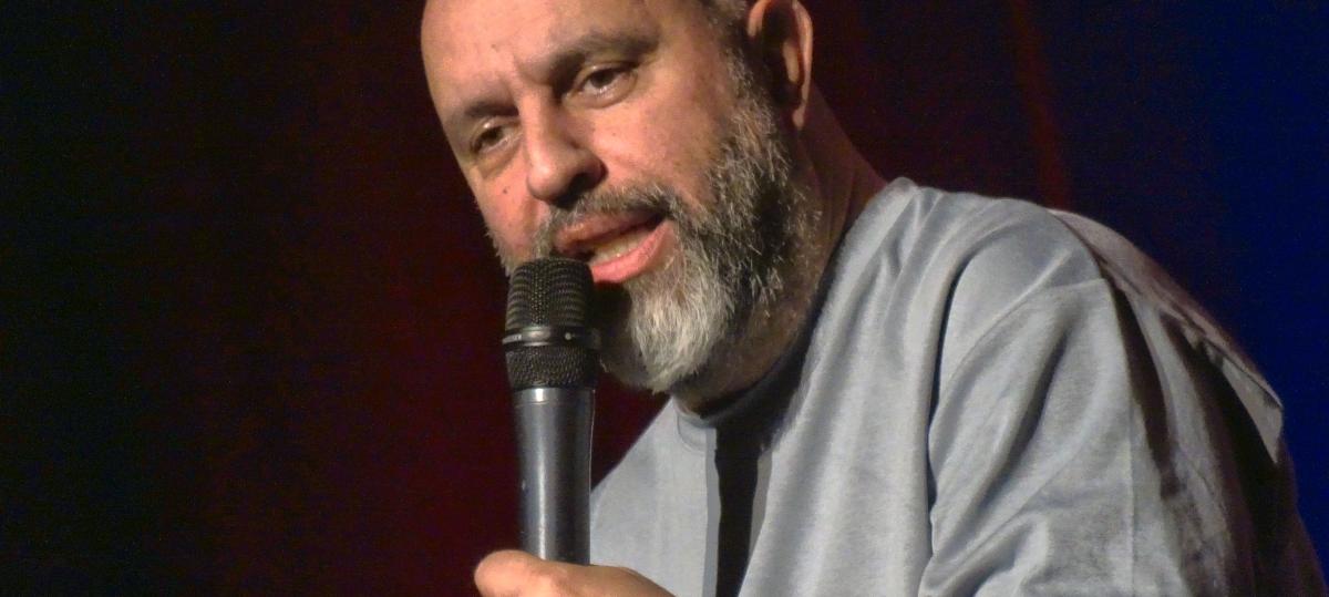 Zwischen Obszönität und Aufklärung: Serdar Somuncu im Roxy Ulm