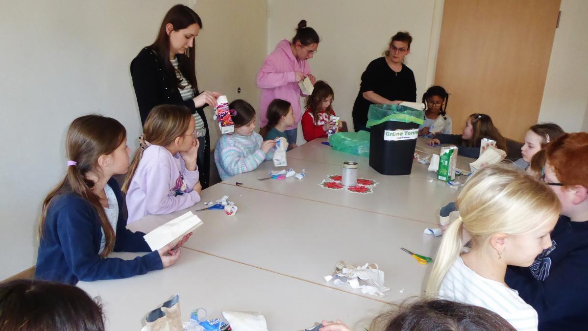 Kreatives-beim-Kindernachmittag-der-evangelischen-Kirchengemeinde-Altenkunstadt