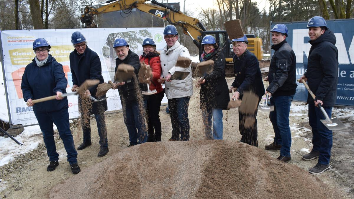 Spatenstich-f-r-das-Projekt-Kleiner-Wohnen-Land-Redwitz-