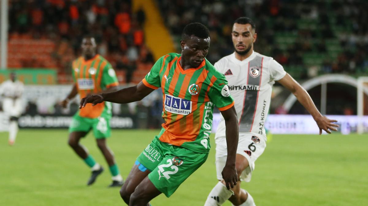 Jetzt-ist-es-fix-FCA-holt-nigerianischen-St-rmer-Uchenna-Ogundu