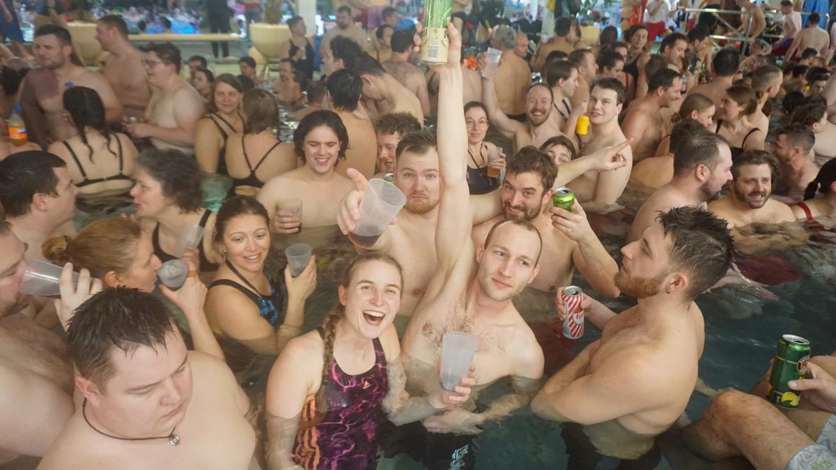 Wie-viel-Alkohol-vertr-gt-das-Neuburger-Donauschwimmen-