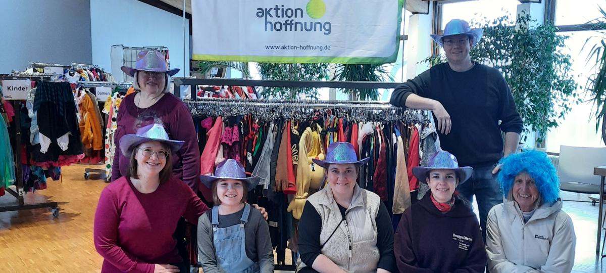 Großer Andrang beim Secondhand-Faschingsmarkt der Aktion Hoffnung und der Pfarrei Maria am Wege