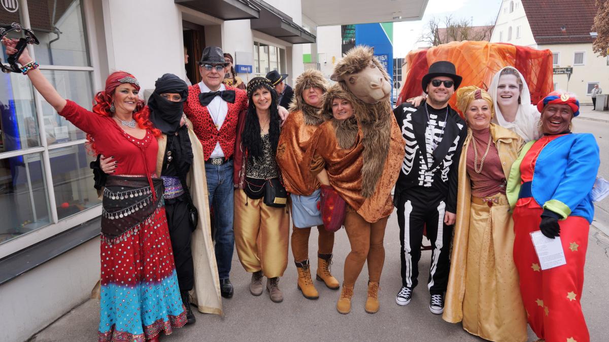 Die-Wilden-Weiber-ziehen-durch-die-Stra-en