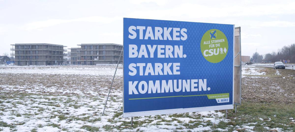 Plakatflut oder aktive Politikarbeit? Grüne kritisieren CSU-Plakate im Kauferinger Wahlkampf