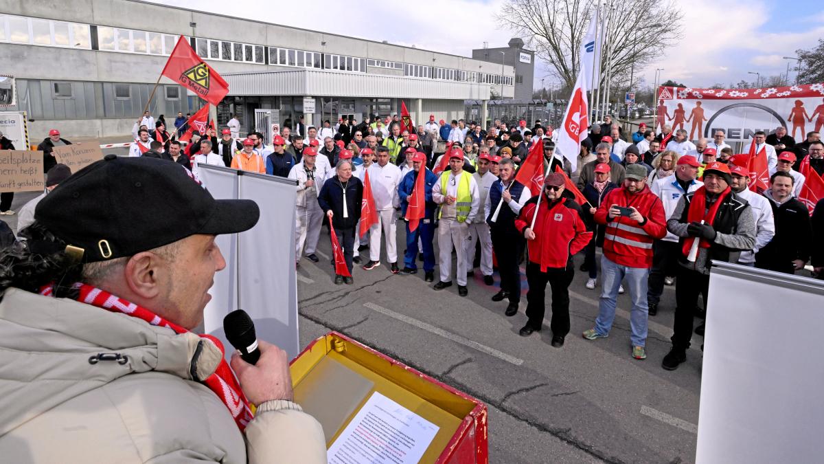 Stellenbau bei Forvia in Augsburg: „Wir haben die Schnauze voll“