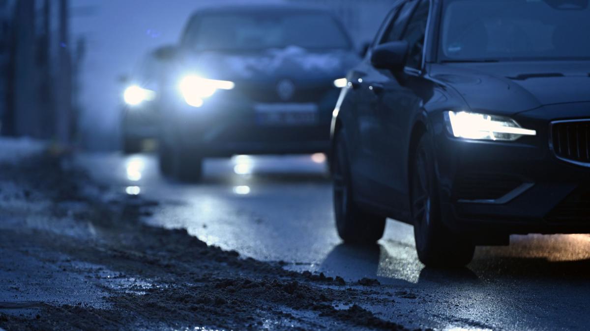Achtung-Autofahrer-vor-gefrierendem-Regen-Hier-warnt-der-DWD-vor-markanter-Gl-tte