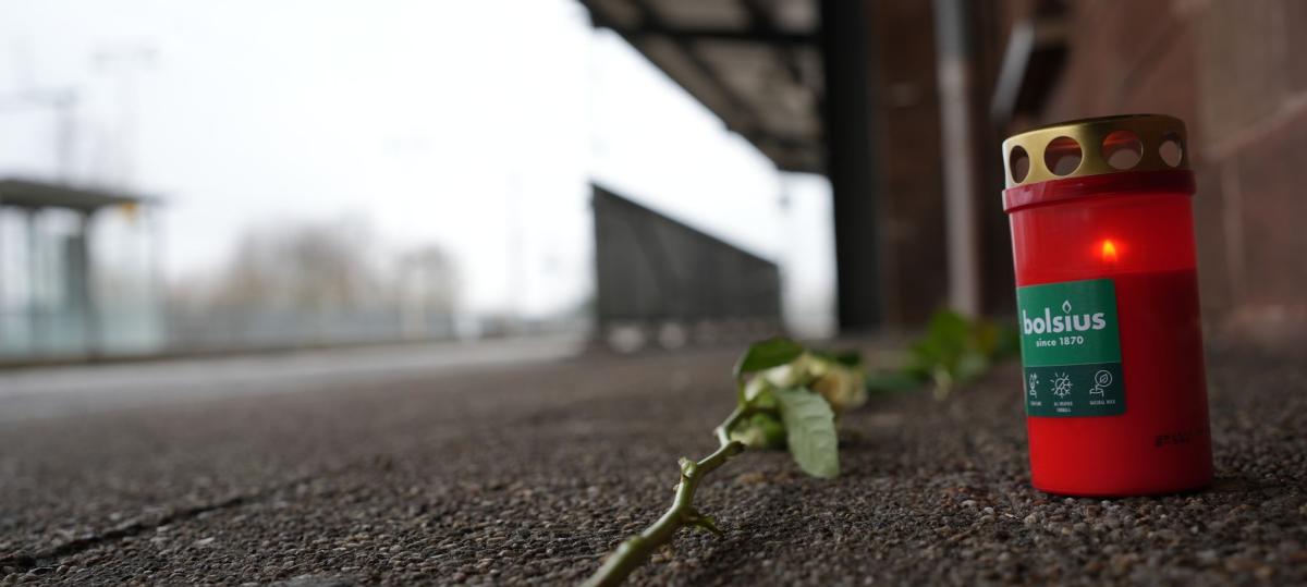 „Kollegen fühlen sich nicht mehr sicher“: Zugbegleiter aus Bayern äußert sich nach tödlichem Angriff