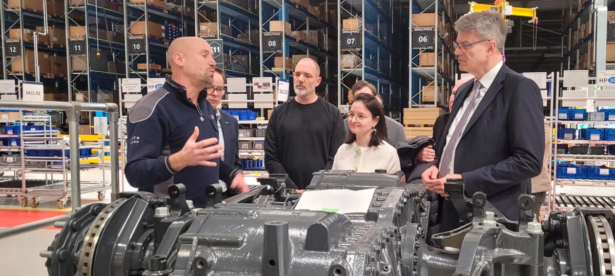 Bundesverkehrsminister zu Besuch bei Iveco in Ulm